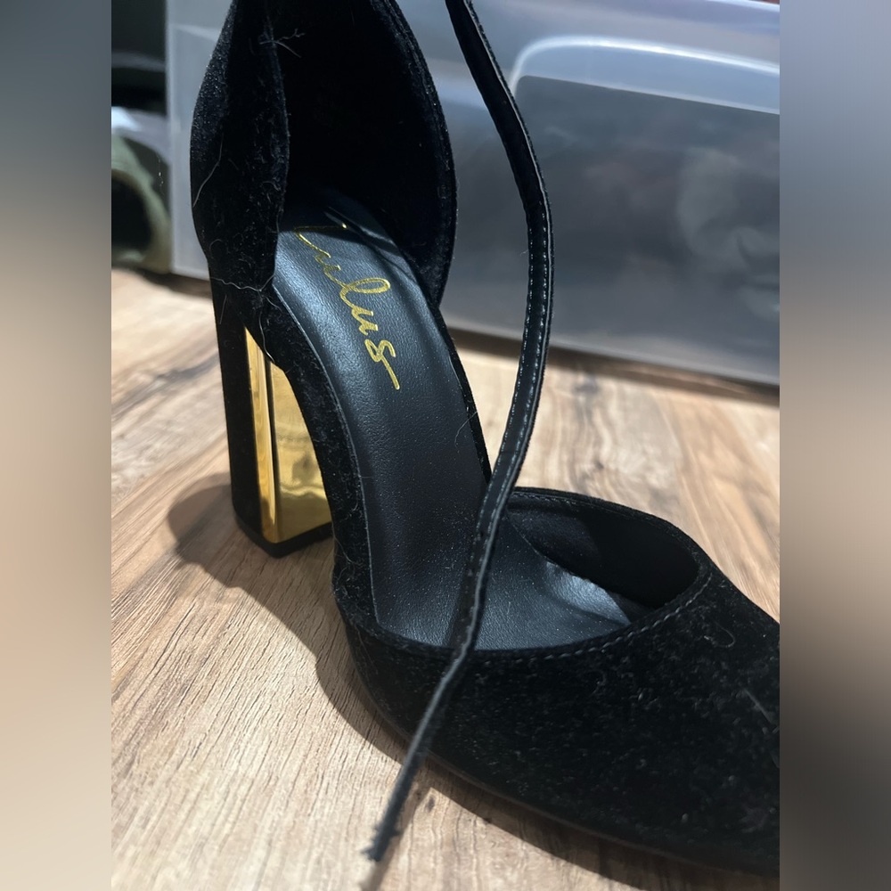 Lulus brand heels. Never worn. Size 5